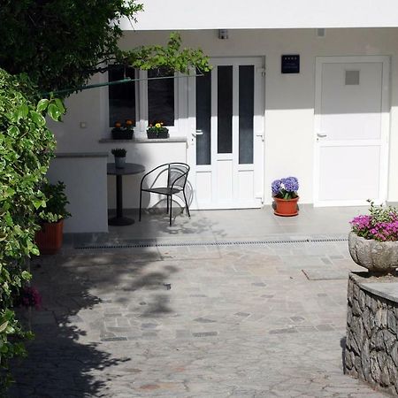 Studio Lea Krk Town Exterior foto