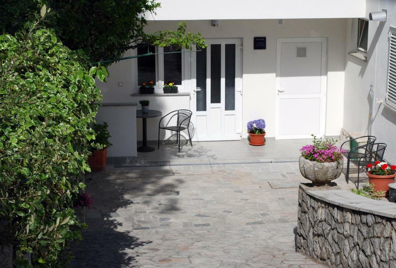 Studio Lea Krk Town Exterior foto