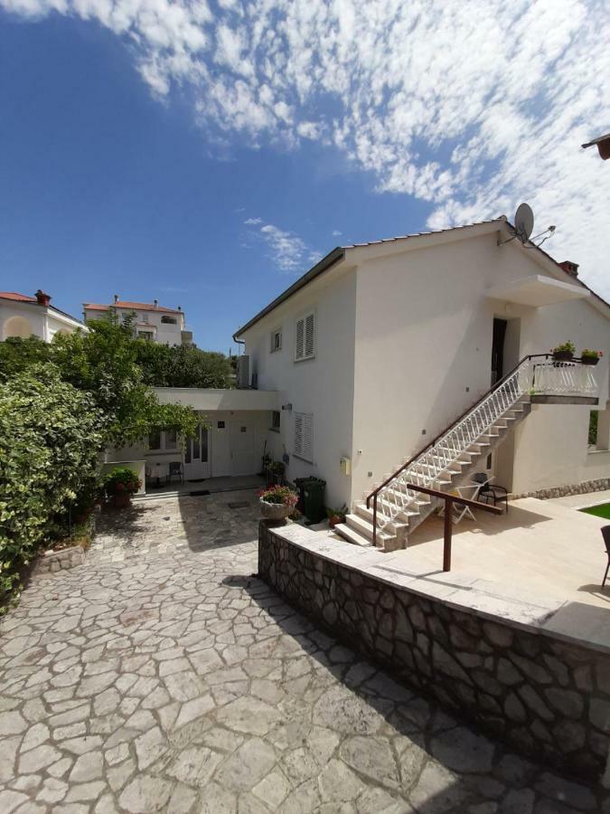 Studio Lea Krk Town Exterior foto